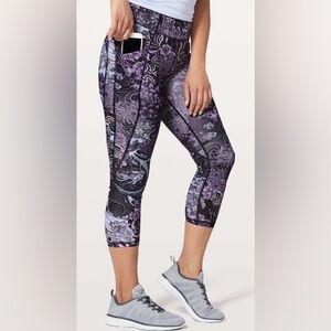 Lululemon Time To Sweat Crop *23"
Memoir Multi Purple Like New